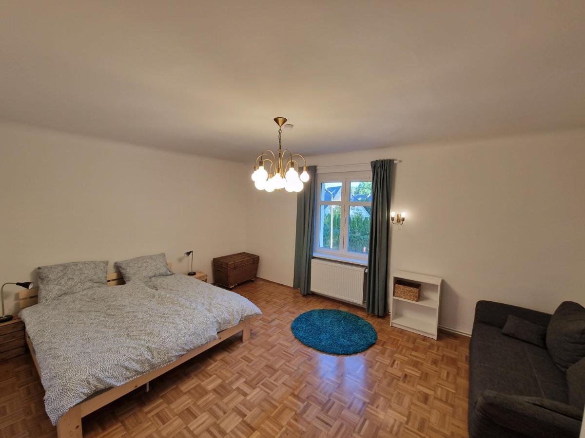 Geraeumige Und Zentrale Ferienwohnung 施塔恩斯多夫 外观 照片