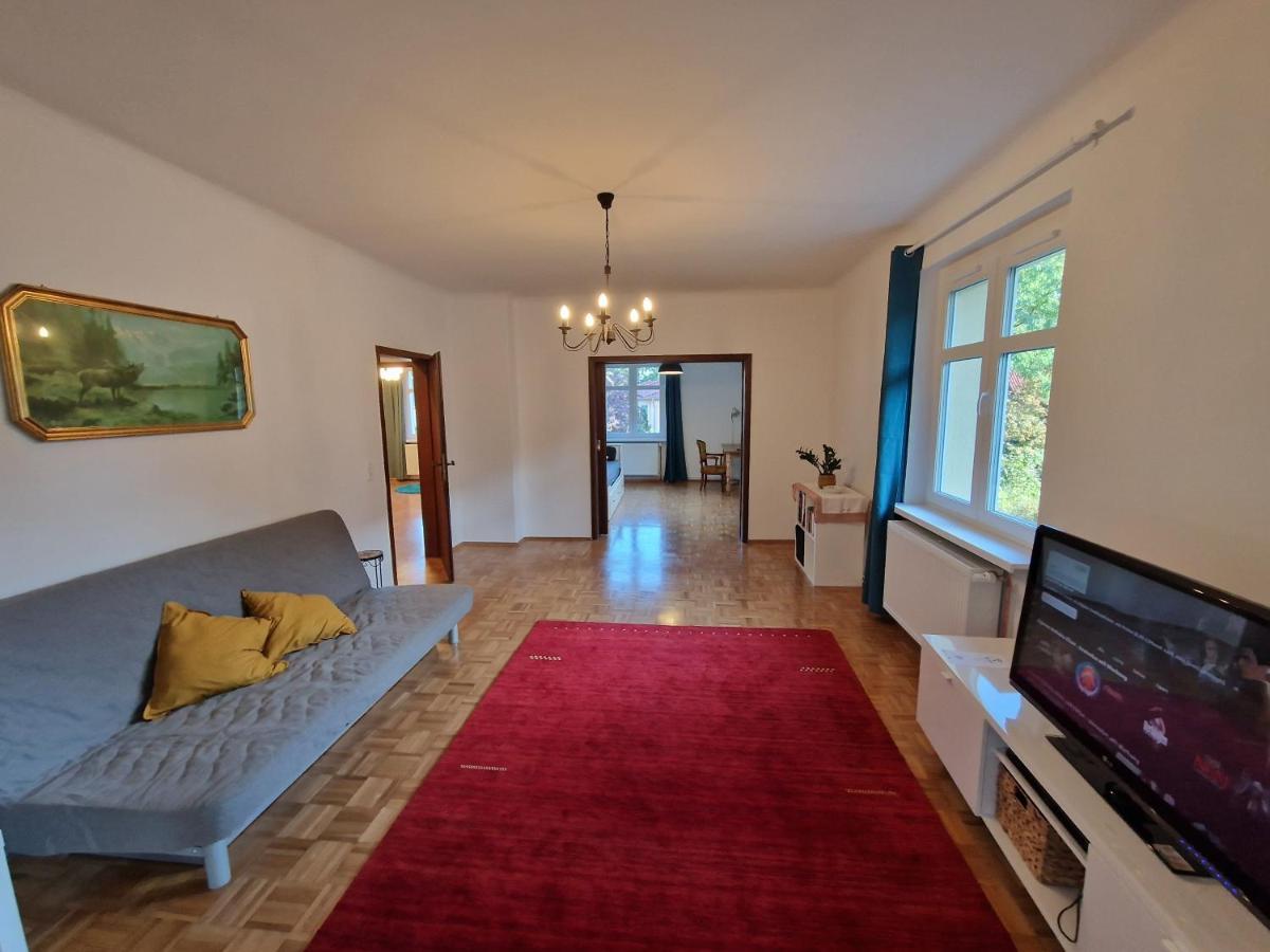 Geraeumige Und Zentrale Ferienwohnung 施塔恩斯多夫 外观 照片