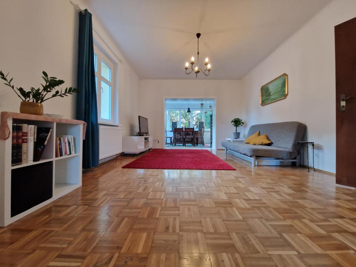 Geraeumige Und Zentrale Ferienwohnung 施塔恩斯多夫 外观 照片